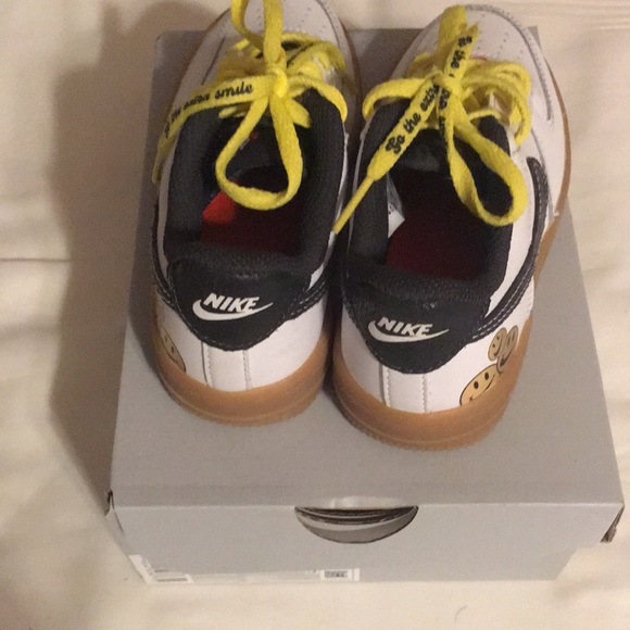 Air Force 1 white leather black swoosh rubber sole worn once in box . - Picture 3 of 8